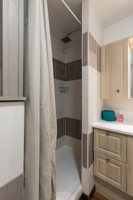 Appartement Centre Ville Wifi Parking Draps Fournis Cauterets Exterior foto